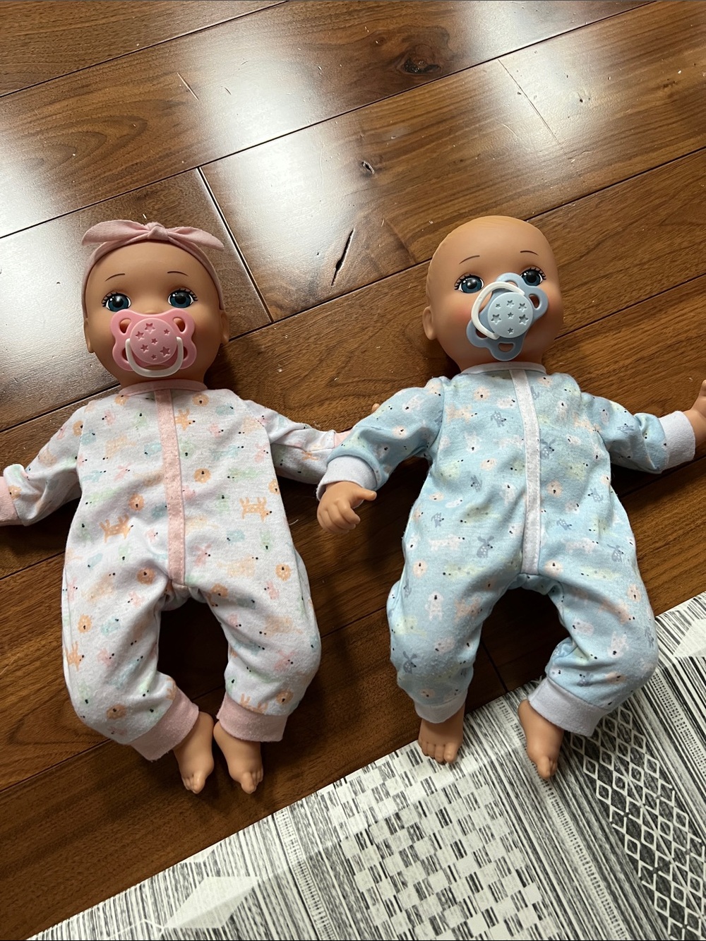 Gigglescape twin baby dolls